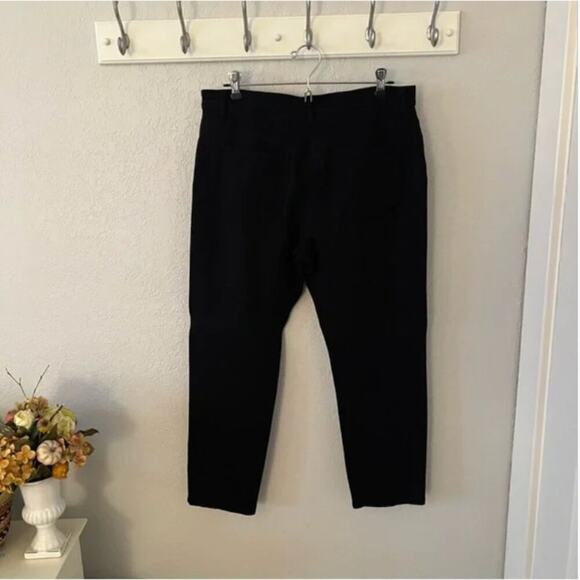 So Slimming By Chico’s Peyton Pants in Black (1 Short) - Picture 4 of 8